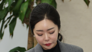 내란 국조특위에 참석한 무속인 ‘비단 아씨’