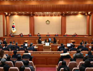 尹 탄핵심판 6차 변론, 6일 실시…韓 총리는 19일 첫 변론