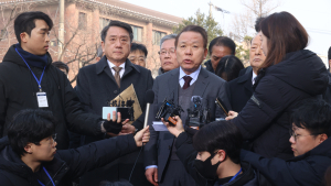 국회 측 “尹, 탄핵심판서 횡설수설…부하들에게 책임 떠넘겨”