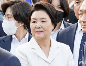 검찰, ‘인도 외유성 출장 의혹’ 김정숙 여사 불기소