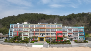 김해대동초교와 대중초교 내년 3월 통합한다.