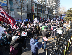 “헌재 주변 탐색”…커뮤니티서 헌법재판소 난동 정황 포착