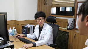 귀가 원인이 되는 어지럼증은 '이 증상' 나타난다 [건강 나침반]