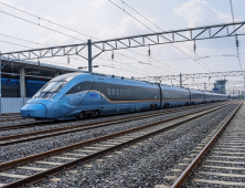 시속 320㎞ 'KTX-청룡' 이용객 90만 명 돌파