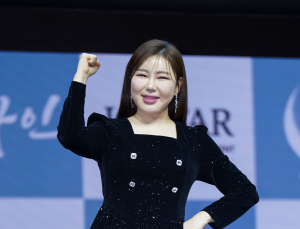 역시 송가인…발매 이틀 만에 女트로트가수 초동 판매량 신기록