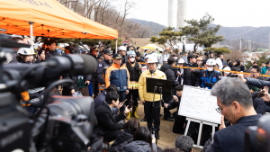 김동연 지사, 서울세종고속도로 교량붕괴 현장 도착...“인명구조 최우선”