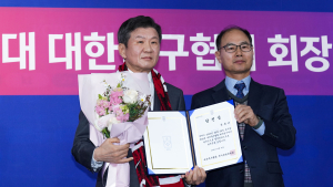 4연임 축구협회장 ‘정몽규 시대’… 183표중 156표 [쿠키포토]
