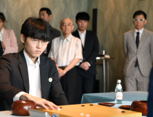 세계 1위 신진서, 2위 왕싱하오 제압…메이저 V8 보인다