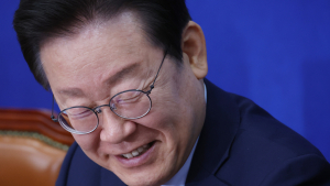 이재명은 재계·민주당은 노동계 표심 잡기…‘중도 스펙트럼’ 아우르기 총력