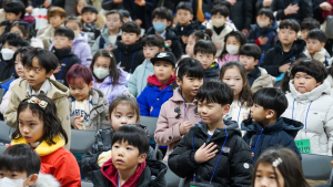 ‘신입생206명’ 북적이는 상신초…입학생 격차 심각 [쿠키포토]