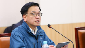 최상목 “의료개혁 미룬다면 정부 직무유기…과감한 투자하겠다”