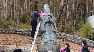 의령교육지원청, 의령향교 춘기석전대제 맞아 대청소