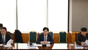 금융당국 “美중심 세계 질서 전환…경제 위축 가능성 대비를”