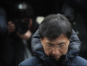안희정 ‘성폭행 손배소’ 2심 오늘 결론