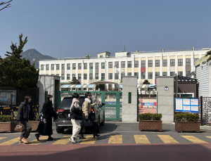 헌재 앞 학교 ‘소음’ 몸살…尹 탄핵 선고 당일 11개교 휴교