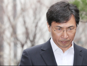 안희정 성폭행 피해자 2심 일부 승소…법원 “8304만원 배상”