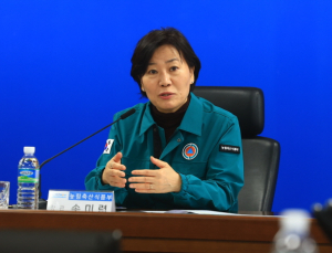 송미령 “구제역 발생 전남 엄중한 상황...확산 방지 총력 다해야”