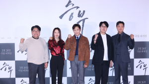“판단은 대중 몫이지만”…‘승부’, 유아인 품고 이병헌에 올인 [쿠키 현장]