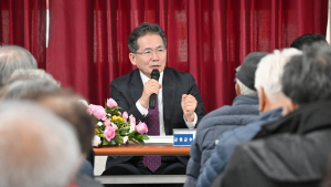 김진열 군위군수, 군부대 이전 예정지 주민과 열린 대화