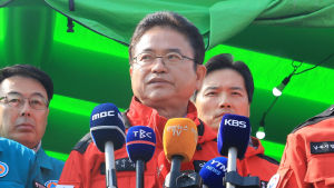 이철우 경북지사 “의성 산불로 주택 29채 소실…오늘 중 주불 진화 목표”
