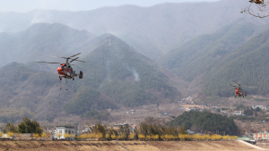 산청 산불 닷세째 진화율 88%…헬기 32대, 진화대 2122명 투입