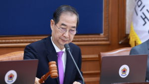 한덕수 “美 트럼프발 관세 폭풍 헤쳐 나가는 데 역량 총동원”