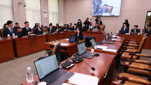‘尹 탄핵 선고일 신속 지정 촉구’ 결의안 野주도 법사위 통과···與 “헌재 압박”