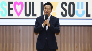 오세훈, MZ공무원에 ‘재테크 비결’…서울대서는 ‘정치 특강’