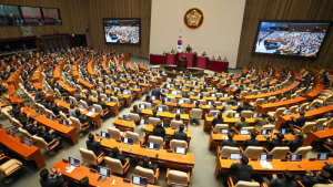 국회 “헌재 탄핵선고 서둘러야” “정쟁 멈추고 국난 극복해야”