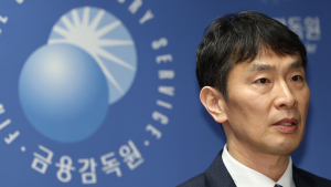 이복현 “공매도 급증 종목, 시장조치 강화할 것”