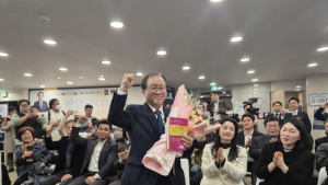 부산교육감 재선거, 진보 진영 김석준 후보 당선…3번째 임기 시작