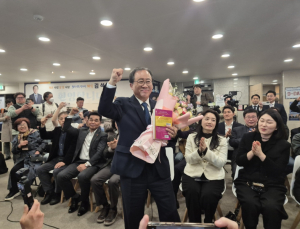 부산교육감 재선거, 진보 진영 김석준 후보 당선…3번째 임기 시작