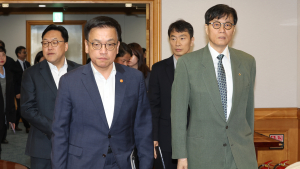 ‘尹파면’ 대응 나선 최상목, 오후 긴급회의 소집