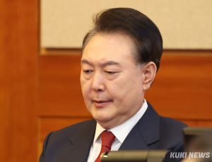 성인 10명 중 7명 “尹, 선거 때 자숙해야”
