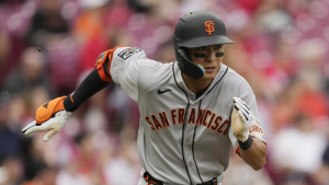MLB 적응 마친 이정후, 3안타 폭발…3할 타율 진입