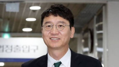 김웅 “벼룩도 낯짝이 있다…국민의힘, 이번 대선에서 후보 내지 말아야”