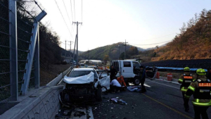 홍천서 트럭·스포티지 정면충돌…4명 중경상