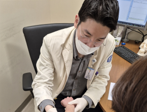 자립청년 버팀목 돼주는 서울성모병원…치료·생계 지원