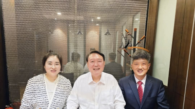 “나의 윤버지”…尹, 신당 창당 시도 변호사들과 식사