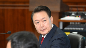 윤석열 ‘내란 혐의’ 피고인석 앉은 모습  첫 공개