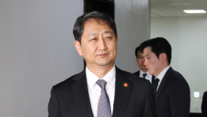 안덕근 산업부 장관 “자동차 美 관세 신속히 해결책 마련”