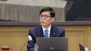 이창용 “미·중 관세 협상 안 되면 유예 연장돼도 경제비용 크다”