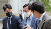 “검찰도 언론도 못 믿어”…정진상, 대장동 재판 출석해 증언 일절 거부