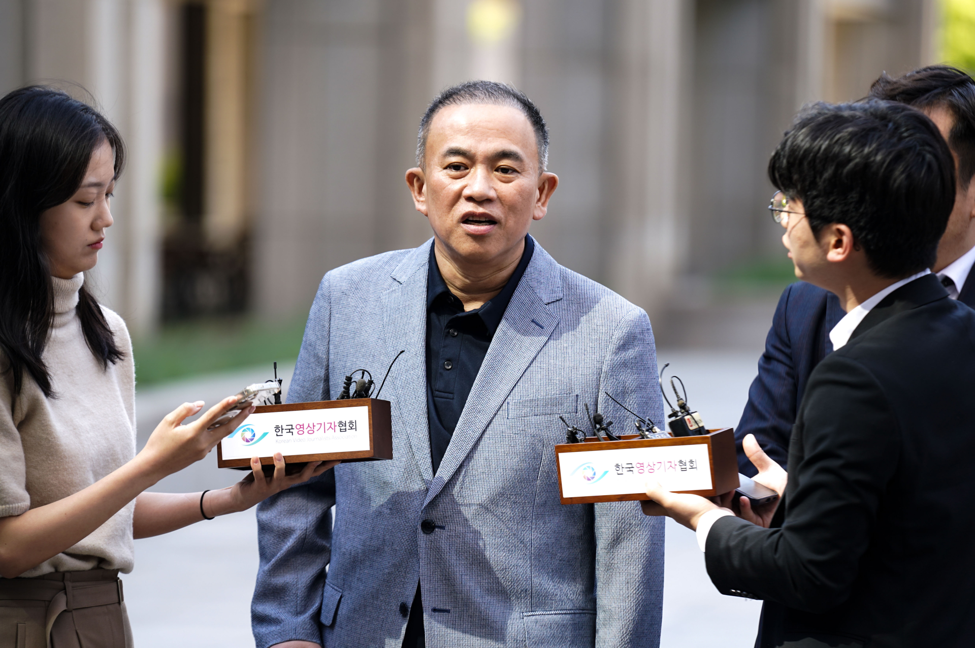 검찰 출석한 명태균 “오세훈 잡으러 창원서 서울까지 와”