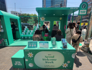 외국인 발길에 꽃 핀 명동…서울은 지금 ‘환대 중’