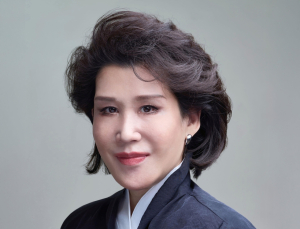 이명희, 신세계 지분 10% 전량 딸 정유경에게 증여