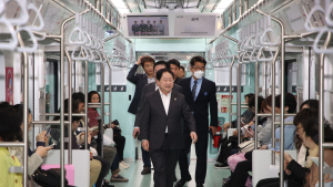 주광덕 남양주시장, 마석-상봉 셔틀 열차 첫 운행 현장 점검