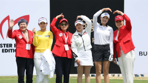 전설과 함께 출발한 KLPGA 챔피언십…역대 우승자가 직접 출전 선수 소개