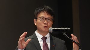 SKT “유심 정보 유출로 복제폰 제작 불가…금융 피해 없을 것”