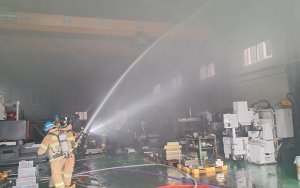 대구 자동차 부품 공장서 ‘불’…1시간 만에 진화 